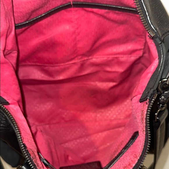 Tous Elegant Black Leather Handbag - Picture 10 of 13